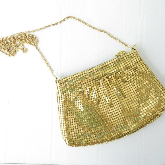 Vintage Handbags - Gold Chain Mail Chain Link Purse